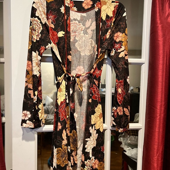 Marah robe - Picture 1 of 3